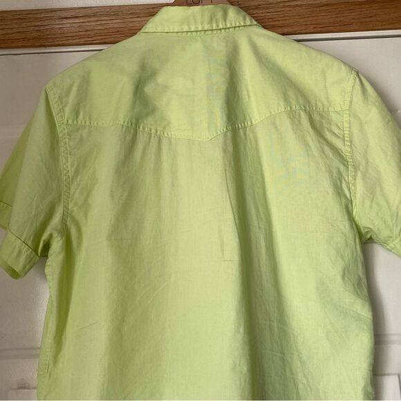 GUESS Men’s Short Sleeve Light Green Button Down Shirt - Picture 9 of 12